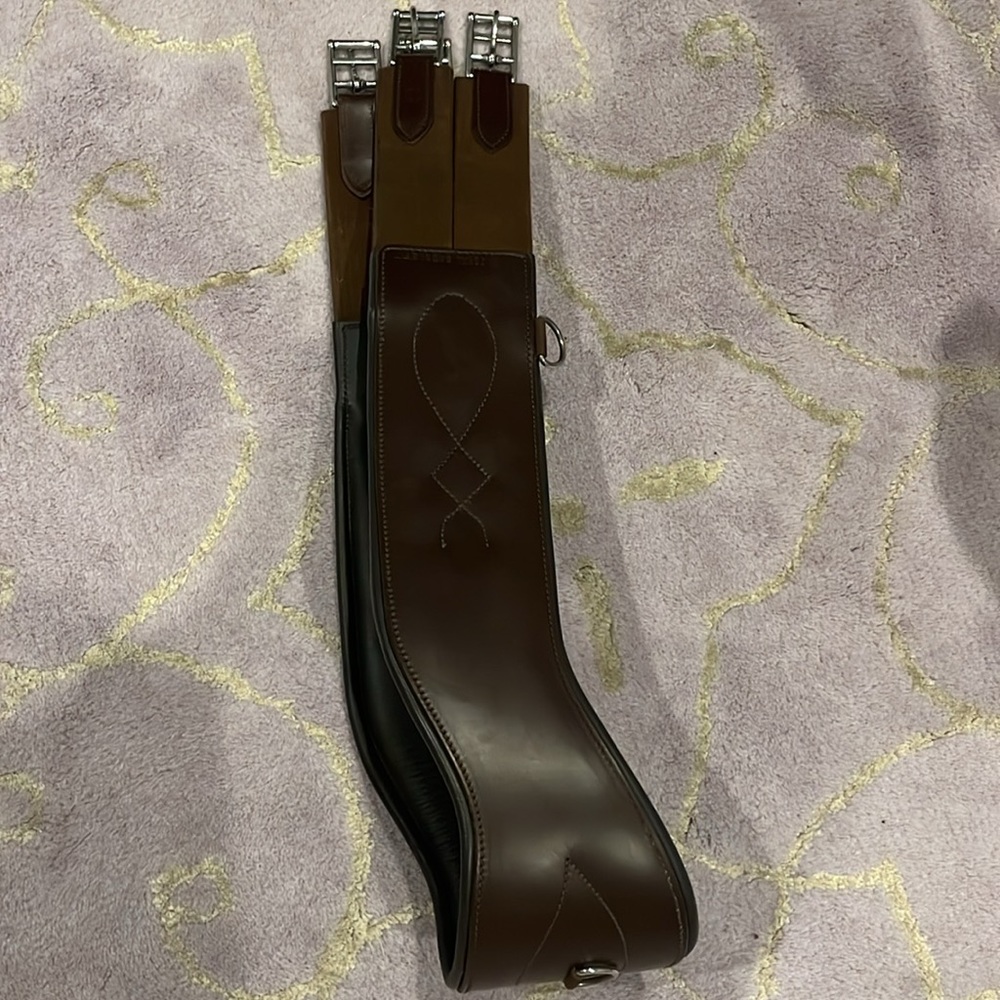 Total Saddle fit 52 inch leather girth shoulder relief english girth jumping